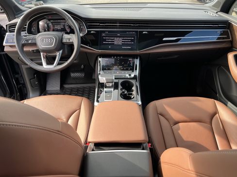 Certified 2025 Audi Q7 2.0T Premium Plus image 16