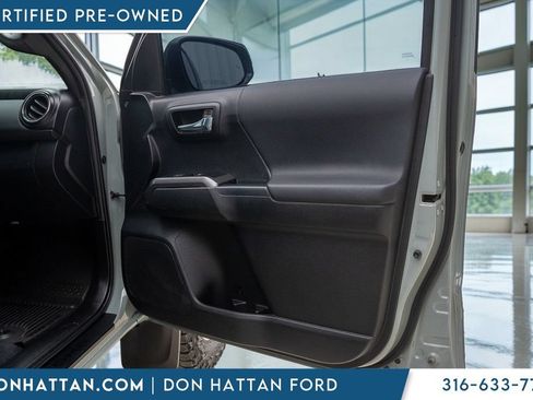 Used 2023 Toyota Tacoma TRD Sport w/ Technology Package AWD/4WD image 22