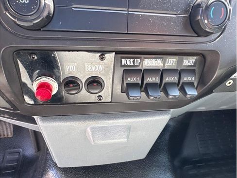 Used 2015 Ford F550 2WD Regular Cab Super Duty image 12