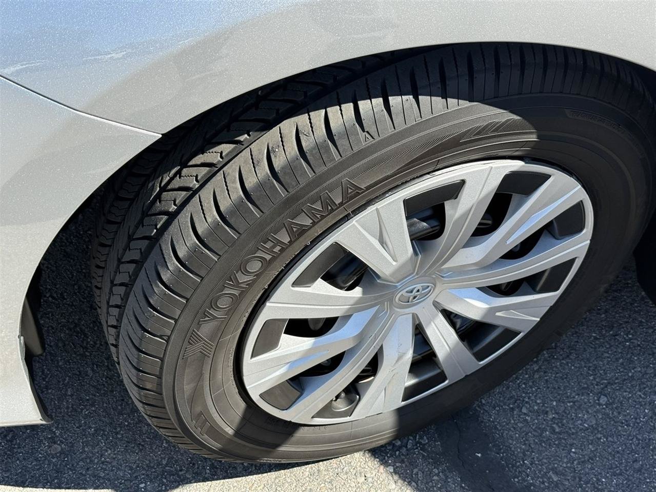 Used 2020 Toyota Camry LE w/ Fleet Convenience Package FWD image 17