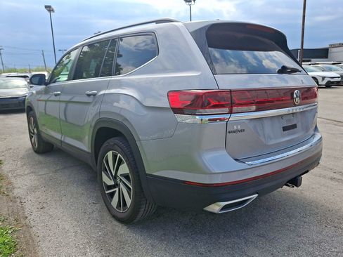 Used 2024 Volkswagen Atlas SE AWD/4WD image 4
