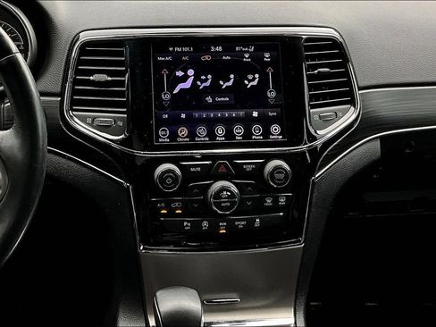 Used 2019 Jeep Grand Cherokee Limited w/ Luxury Group II AWD/4WD image 11