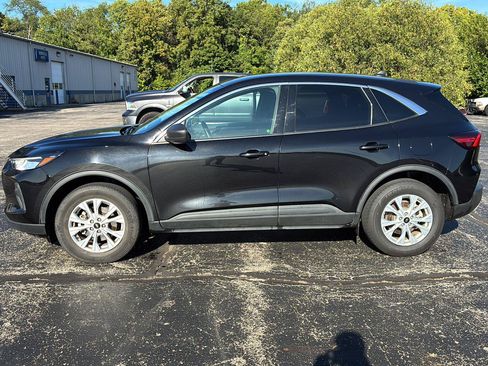 Used 2024 Ford Escape Active AWD/4WD image 2