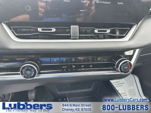 Used 2025 Chevrolet Equinox LT image 17