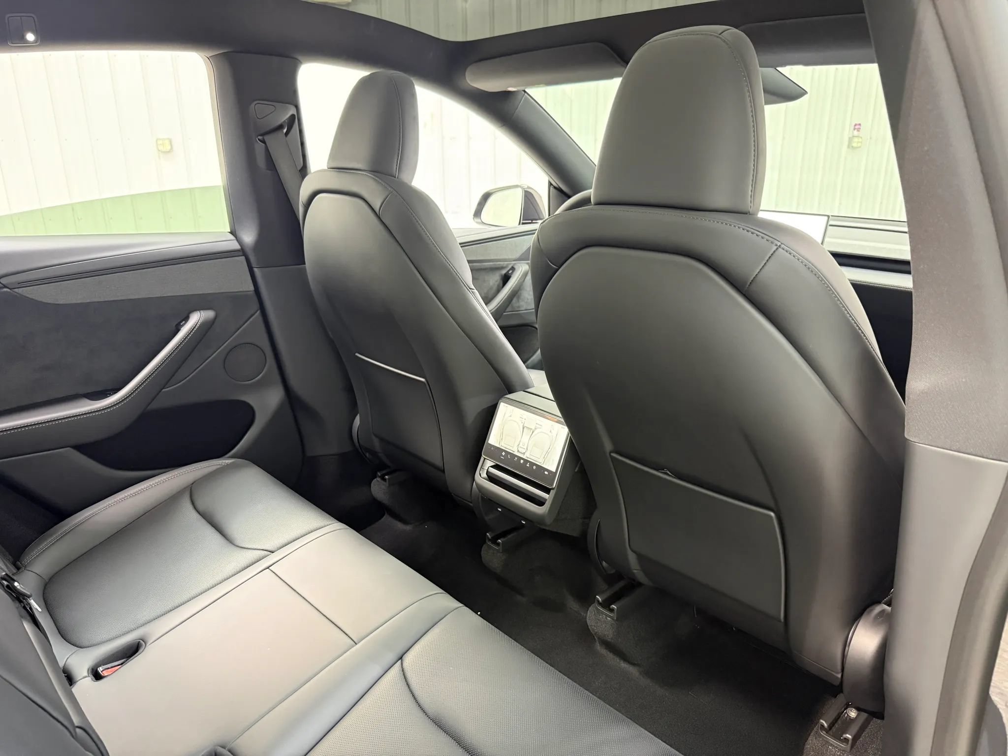 Used 2026 Tesla Model Y Long Range RWD image 19