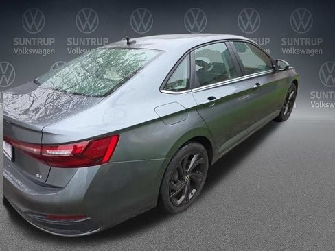 Used 2025 Volkswagen Jetta SE w/ Sunroof Package FWD image 37