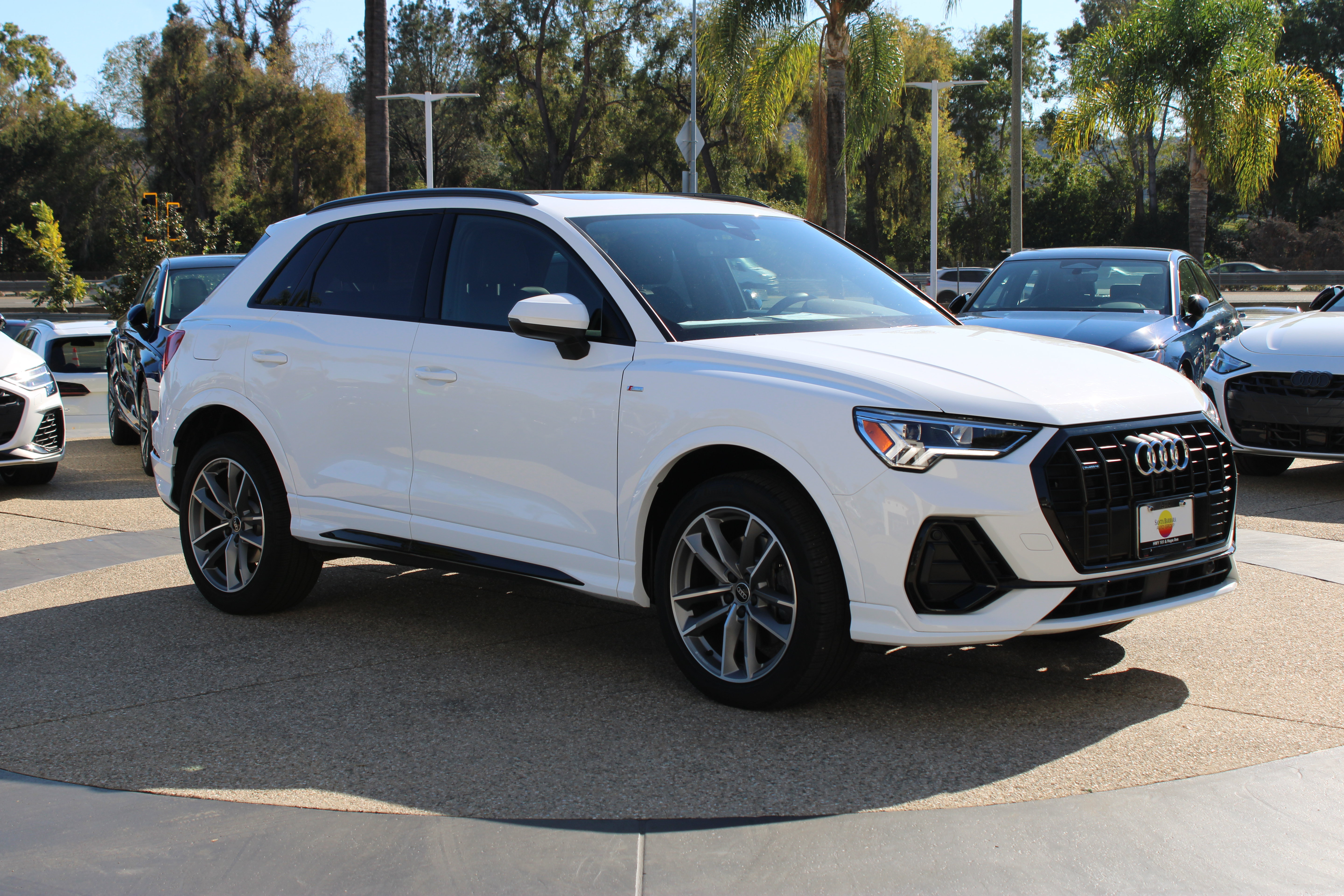 Used 2025 Audi Q3 2.0T Premium w/ Convenience Package AWD/4WD image 7