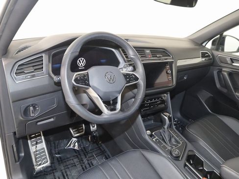 Used 2022 Volkswagen Tiguan SE R-Line image 27