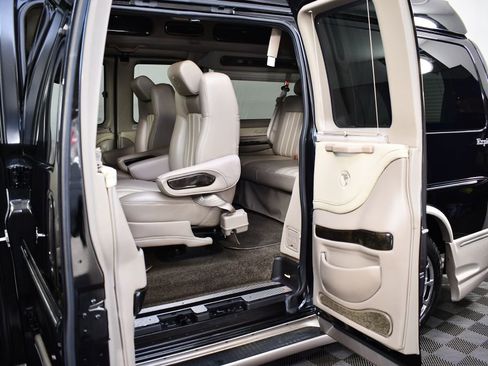 Used 2013 GMC Savana 1500 AWD image 26