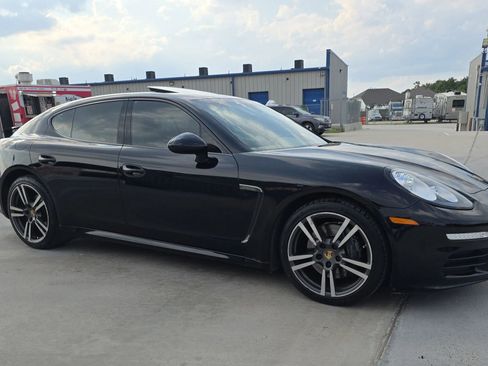Used 2015 Porsche Panamera 4 image 8