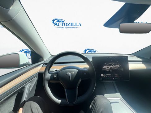 Used 2023 Tesla Model Y AWD image 9