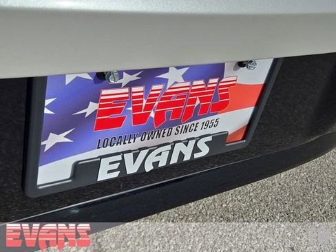 Used 2025 Toyota Corolla SE w/ SE Package image 32