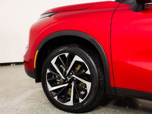 Used 2022 Mitsubishi Outlander SE image 6