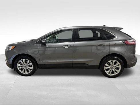 Used 2023 Ford Edge Titanium image 2