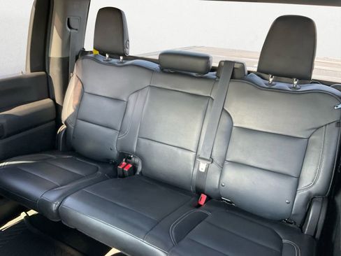 Used 2021 Chevrolet Silverado 2500 LT w/ Convenience Package image 9