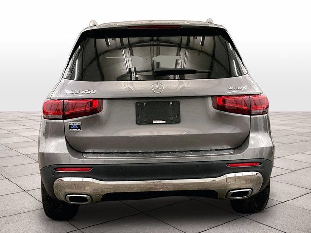 Used 2023 Mercedes-Benz GLB 250 4MATIC image 4