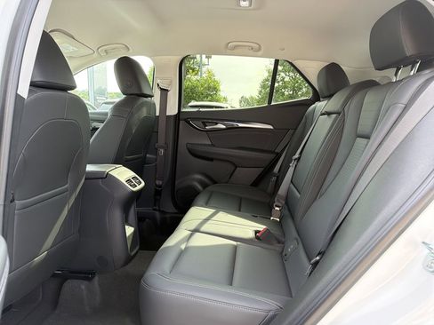 Used 2025 Buick Envision Preferred AWD/4WD image 13