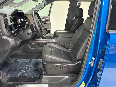 Used 2022 Chevrolet Silverado 1500 LTZ w/ LTZ Premium Package AWD/4WD image 15
