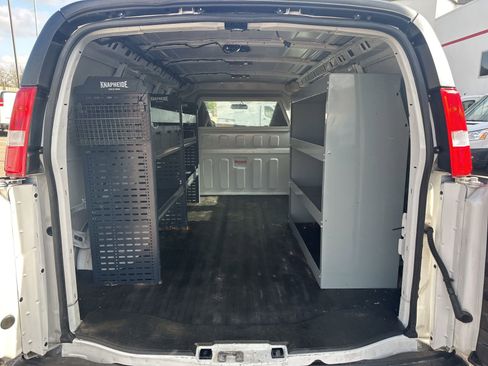 Used 2021 Chevrolet Express 2500 w/ Driver Convenience Package RWD image 9