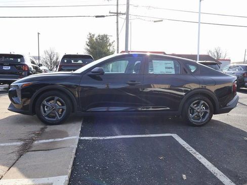 New 2025 Kia K4 LXS image 4