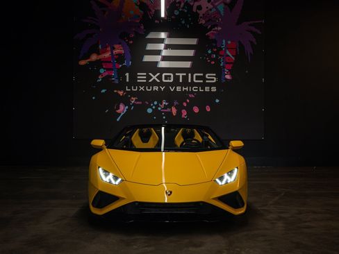 Used 2023 Lamborghini Huracan EVO RWD image 5