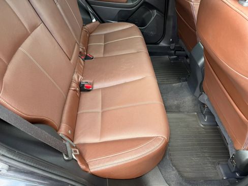 Used 2017 Subaru Forester 2.5i Touring AWD/4WD image 16