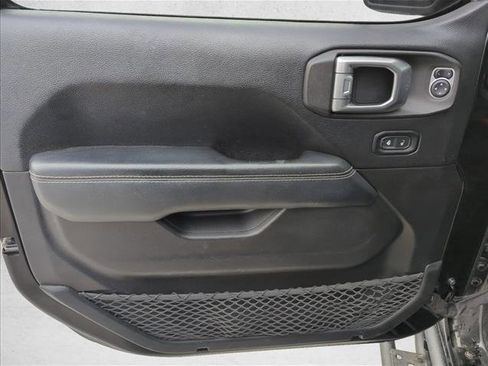 Used 2020 Jeep Gladiator Overland image 7