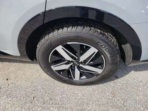 Used 2023 Kia Sorento EX w/ Panoramic Sunroof Package image 6