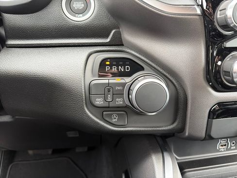 New 2026 RAM 1500 Express AWD/4WD image 13