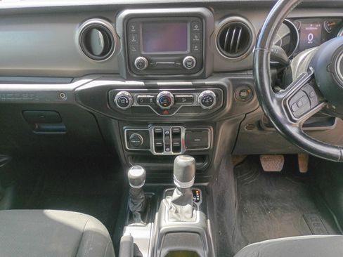 Used 2021 Jeep Wrangler Unlimited Sport AWD/4WD image 12