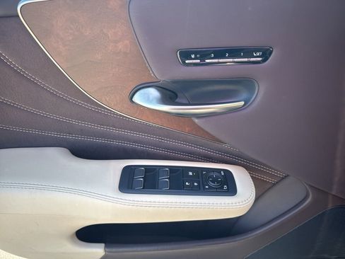 Used 2019 Lexus LS 500 AWD image 26