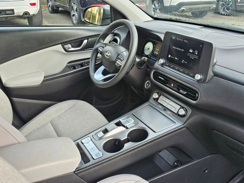 Used 2023 Hyundai Kona SE w/ Cargo Package image 10