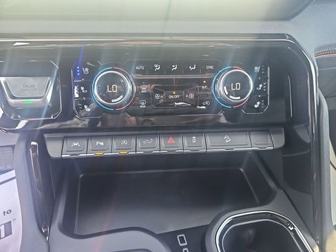 New 2026 GMC Sierra 1500 AT4 w/ Technology Package AWD/4WD image 18