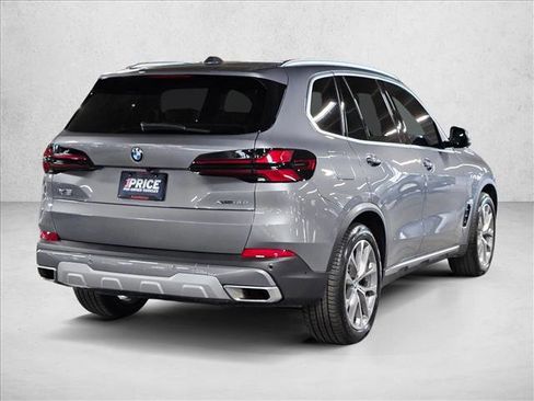 Used 2024 BMW X5 xDrive40i w/ Parking Assistance Package AWD/4WD image 5