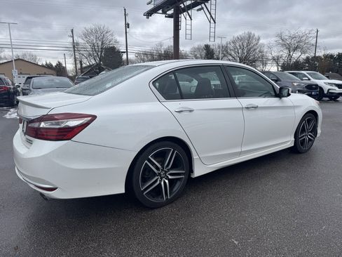 Certified 2017 Honda Accord Sport Special Edition image 6