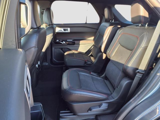 Used 2024 Ford Explorer ST-Line w/ Class IV Trailer Tow Package RWD image 11