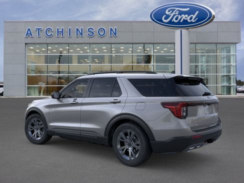 Used 2026 Ford Explorer Active w/ Active Comfort Package AWD/4WD image 4