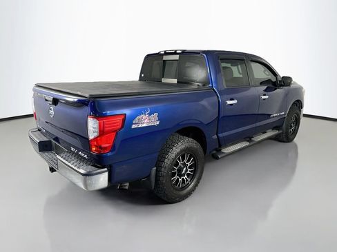 Used 2018 Nissan Titan SV AWD/4WD image 7