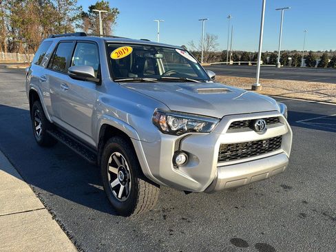 Certified 2019 Toyota 4Runner TRD Off-Road Premium image 6