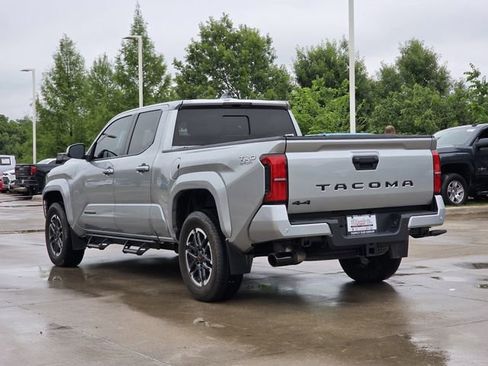 Used 2024 Toyota Tacoma TRD Sport w/ TRD Sport Upgrade Package image 3