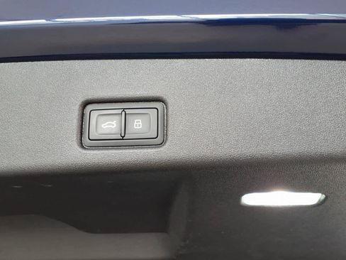 Used 2025 Audi Q5 Premium w/ Convenience Package AWD/4WD image 11