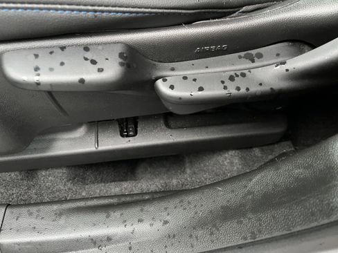 Used 2025 Chevrolet Trax LT image 23