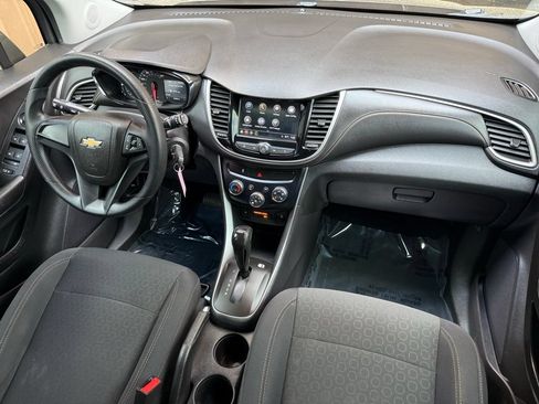 Used 2018 Chevrolet Trax LS FWD image 24
