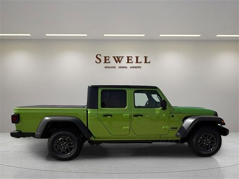 New 2025 Jeep Gladiator Sport image 6