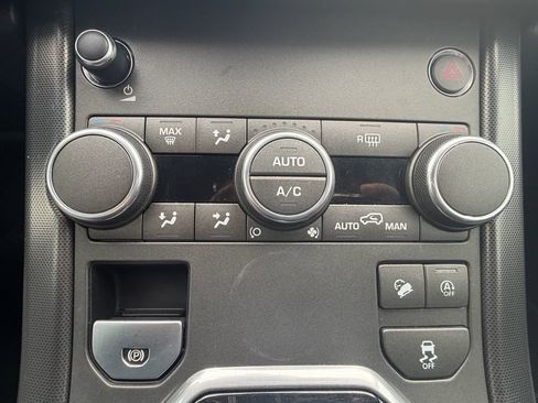 Used 2019 Land Rover Range Rover Evoque SE AWD/4WD image 27