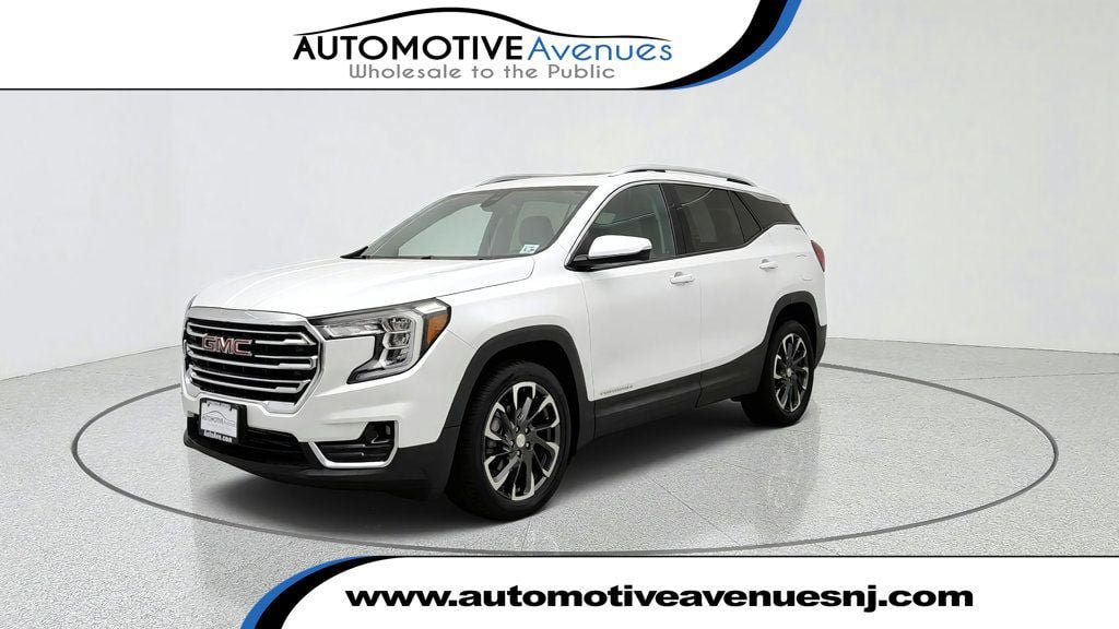 Used 2023 GMC Terrain SLT w/ LPO, Floor Liner Package AWD/4WD image 1