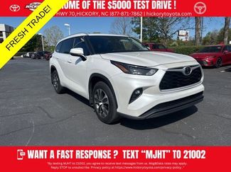 Used 2024 Toyota Highlander XLE video 1