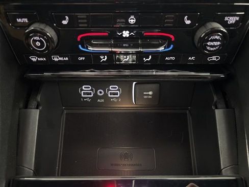 New 2025 Jeep Grand Cherokee L Altitude image 54