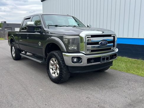Used 2016 Ford F250 Lariat w/ Lariat Ultimate Package AWD/4WD image 3