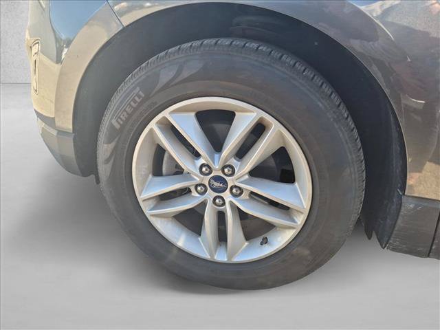 Used 2018 Ford Edge SEL w/ Equipment Group 201A FWD image 10
